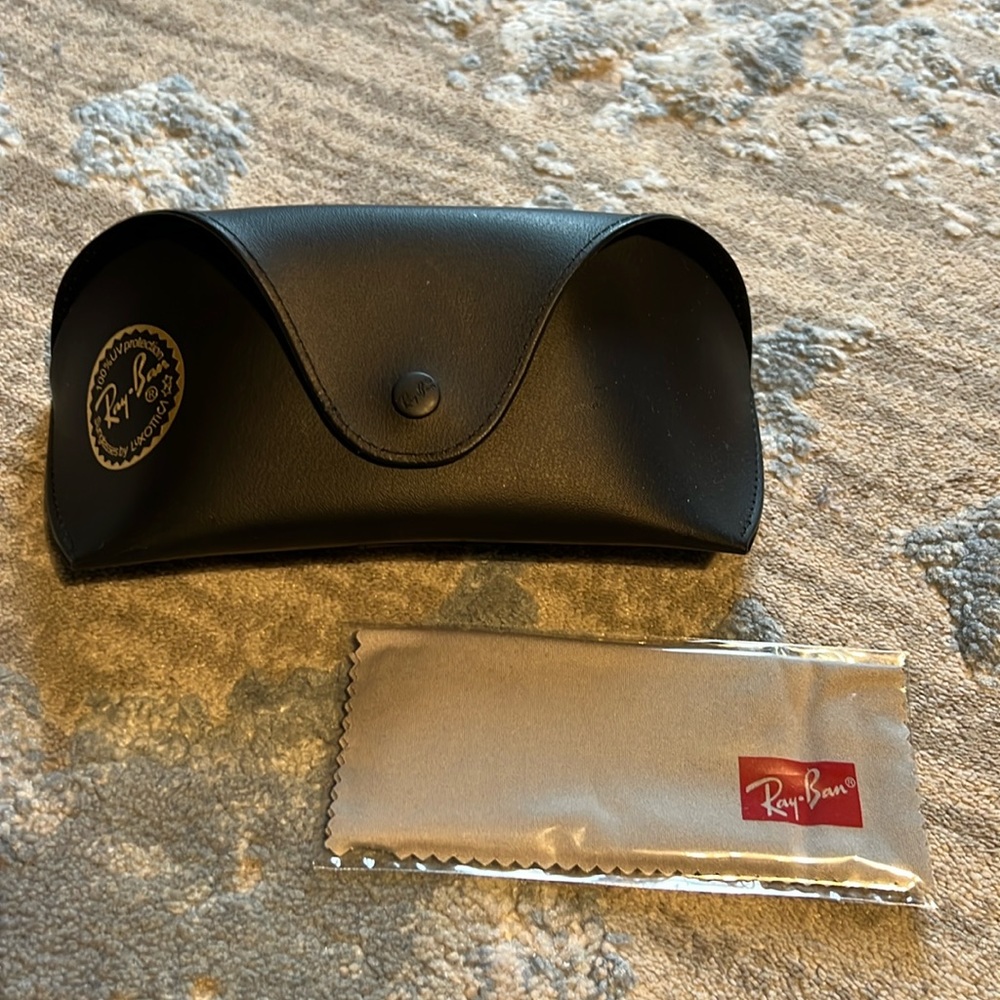 New Original Ray-Ban Case Black and Gold velvet inside with cloth Unisex